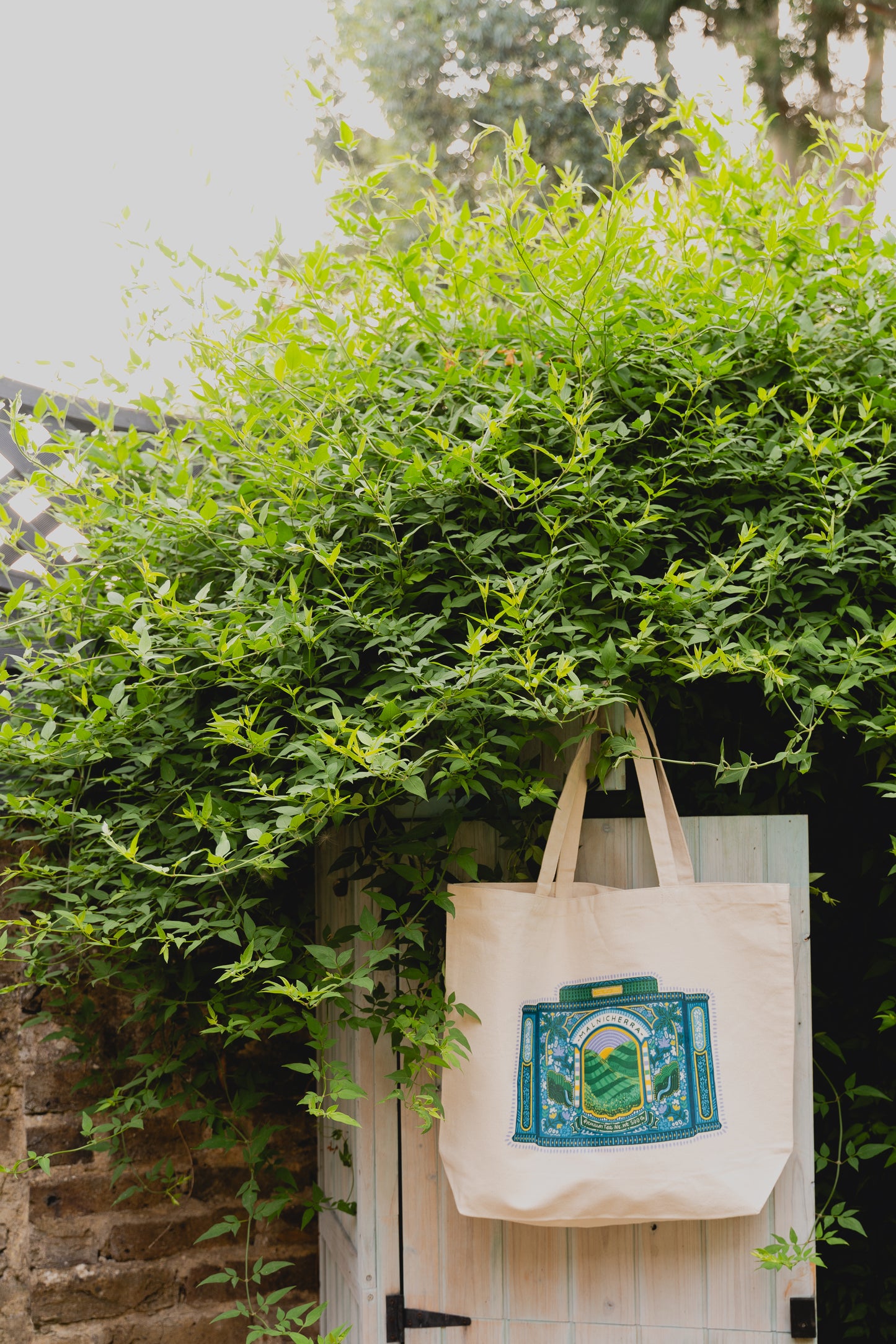 'Malnicherra Tea Tin' - Large Tote Bag